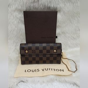 Authentic Louis Vuitton DE Accordion Wallet